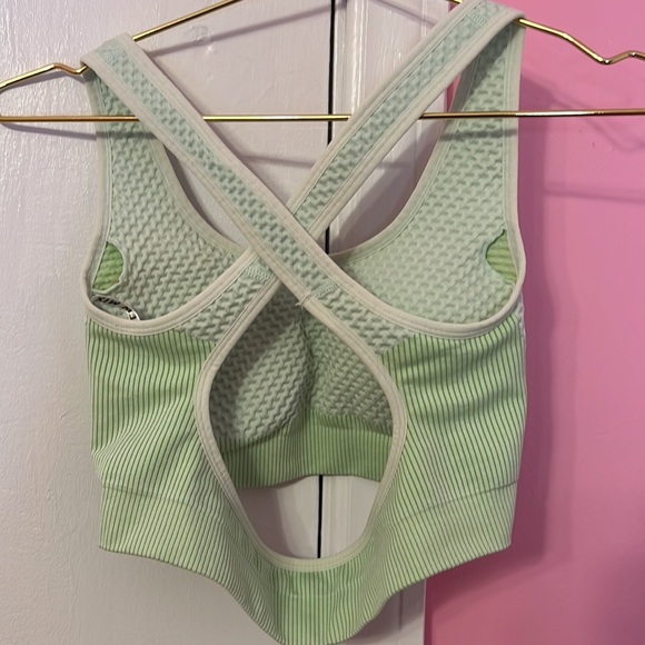 2 Piece Lime Green Seamless Textured High Waist Leggings and Sports Bra Gym Set - Picture 7 of 7